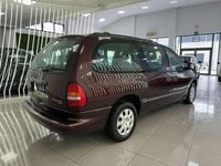 Usado Chrysler Voyager 150 CV (110 kW) 2002 Burdeos Monovolumen
