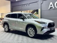 Usado Toyota Highlander Luxury 246 CV (180 kW) 2022 Gris / plata SUV