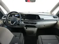 Usado VW Multivan 150 CV (110 kW) 2025 Rojo Monovolumen