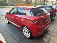 Usado Hyundai i20 84 CV (61 kW) 2017 Granate Berlina