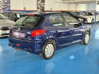 Usado Peugeot 206 90 CV (66 kW) 2003 Azul Berlina