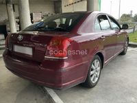 Usado Toyota Avensis Sol 129 CV (94 kW) 2007 Granate Berlina