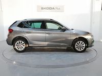Usado Skoda Kamiq Selection 115 CV (84 kW) 2025 Gris / plateado SUV