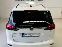 Usado Opel Zafira Family 140 CV (102 kW) 2018 Blanco Monovolumen