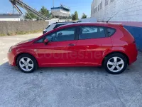 Usado Seat Leon Reference 105 CV (77 kW) 2007 Rojo Utilitario