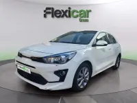 Usado Kia Rio 101 CV (74 kW) 2023 Blanco Berlina