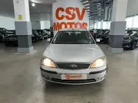 Usado Ford Mondeo Trend 131 CV (96 kW) 2004 Gris Berlina
