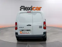 Usado Fiat Doblò 101 CV (74 kW) 2024 Blanco Monovolumen