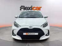 Usado Toyota Yaris 72 CV (52 kW) 2023 Blanco Utilitario