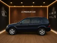 Usado Mercedes ML270 Edition 163 CV (119 kW) 2005 Azul SUV