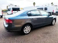 Usado VW Passat Advance 140 CV (102 kW) 2013 Gris / plata Berlina