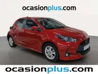 Usado Toyota Yaris Edition 125 CV (91 kW) 2023 Rojo Utilitario