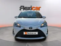 Usado Toyota Yaris Active 69 CV (50 kW) 2019 Blanco Berlina