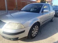 Usado VW Passat Trendline 110 CV (80 kW) 1998 Gris / plata Familiar