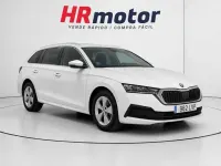 Usado Skoda Octavia Ambition 110 CV (80 kW) 2021 Blanco Utilitario