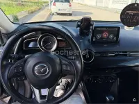 Usado Mazda 2 90 CV (66 kW) 2017 Gris / plata Berlina