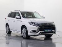 Usado Mitsubishi Outlander P-HEV 224 CV (164 kW) 2021 Blanco SUV