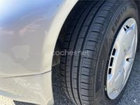 Usado Toyota Yaris Edition 68 CV (50 kW) 2002 Gris / plata Berlina