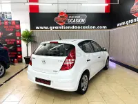 Usado Hyundai i30 Comfort 90 CV (66 kW) 2010 Blanco Berlina