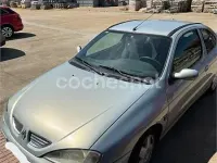 Usado Renault Mégane Coupé Sportway 95 CV (69 kW) 2002 Gris / plata Coupe