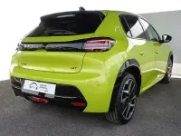 Usado Peugeot e-208 GT 114 kW (156 CV) 2024 Amarillo Utilitario