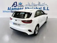 Usado Kia Ceed 100 CV (73 kW) 2021 Blanco Utilitario