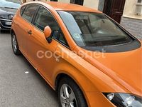 Usado Seat Leon Sport 105 CV (77 kW) 2008 Naranja Utilitario