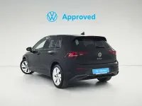 Usado VW Golf VIII Life 116 CV (85 kW) 2025 Rojo Utilitario
