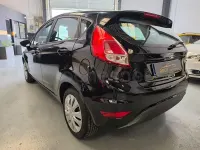 Usado Ford Fiesta Trend 82 CV (60 kW) 2016 Negro Utilitario