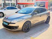 Usado Renault Mégane Authentique 110 CV (80 kW) 2012 Beige Berlina