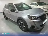 Usado Peugeot 2008 Allure 130 CV (95 kW) 2023 Gris SUV
