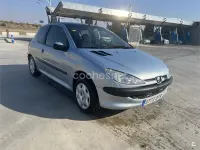 Usado Peugeot 206 70 CV (51 kW) 2005 Gris / plata Berlina