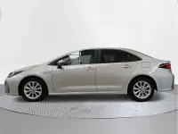 Usado Toyota Corolla Active 122 CV (89 kW) 2021 Gris / plata Berlina