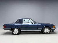Usado Mercedes SL380 230 CV (169 kW) 1984 Azul Descapotable