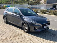 Usado Hyundai i30 120 CV (88 kW) 2017 Gris / plata Berlina
