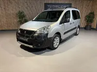 Usado Peugeot Partner Tepee Style 100 CV (73 kW) 2016 Gris / plata Monovolumen
