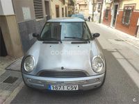 Usado Mini ONE 90 CV (66 kW) 2004 Gris / plata Utilitario