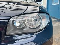 Usado BMW 118 122 CV (89 kW) 2007 Azul Utilitario