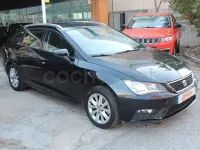 Usado Seat Leon Reference 130 CV (95 kW) 2018 Negro Berlina