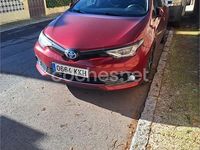 Usado Toyota Auris Hybrid Advance 136 CV (100 kW) 2018 Granate Familiar