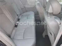 Usado Mercedes C220 Avantgarde 143 CV (105 kW) 2002 Violeta / lila Berlina