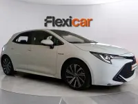 Używany Toyota Corolla Active 122 KM (89 kW) 2020 Biały Sedan/Limuzyna