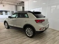 Usado VW T-Roc Life 110 CV (80 kW) 2023 Gris / plata SUV