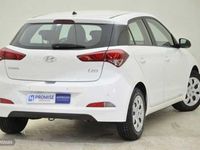 Usado Hyundai i20 85 CV (62 kW) 2020 Blanco Utilitario