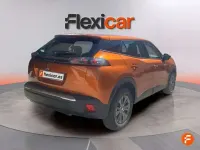 Usado Peugeot 2008 Active 101 CV (74 kW) 2023 Naranja SUV