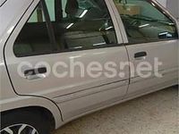 Usado Peugeot 106 60 CV (44 kW) 2001 Gris / plata Utilitario