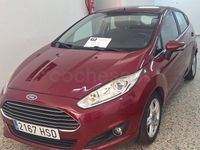 Usado Ford Fiesta Titanium 100 CV (73 kW) 2013 Granate Berlina