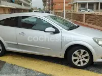 Usado Opel Astra GTC Enjoy 105 CV (77 kW) 2008 Gris / plata Berlina
