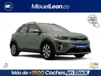 Usado Kia Stonic 100 CV (73 kW) 2025 Gris / plata SUV