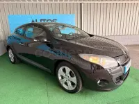 Usado Renault Mégane III Dynamique 110 CV (80 kW) 2010 Negro Berlina